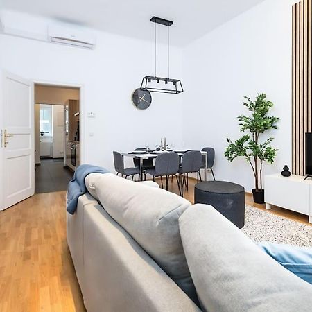 Orestaliving - Spacious 2Br On The Danube Canal เวียนนา ภายนอก รูปภาพ