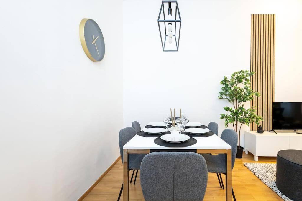 Orestaliving - Spacious 2Br On The Danube Canal เวียนนา ภายนอก รูปภาพ